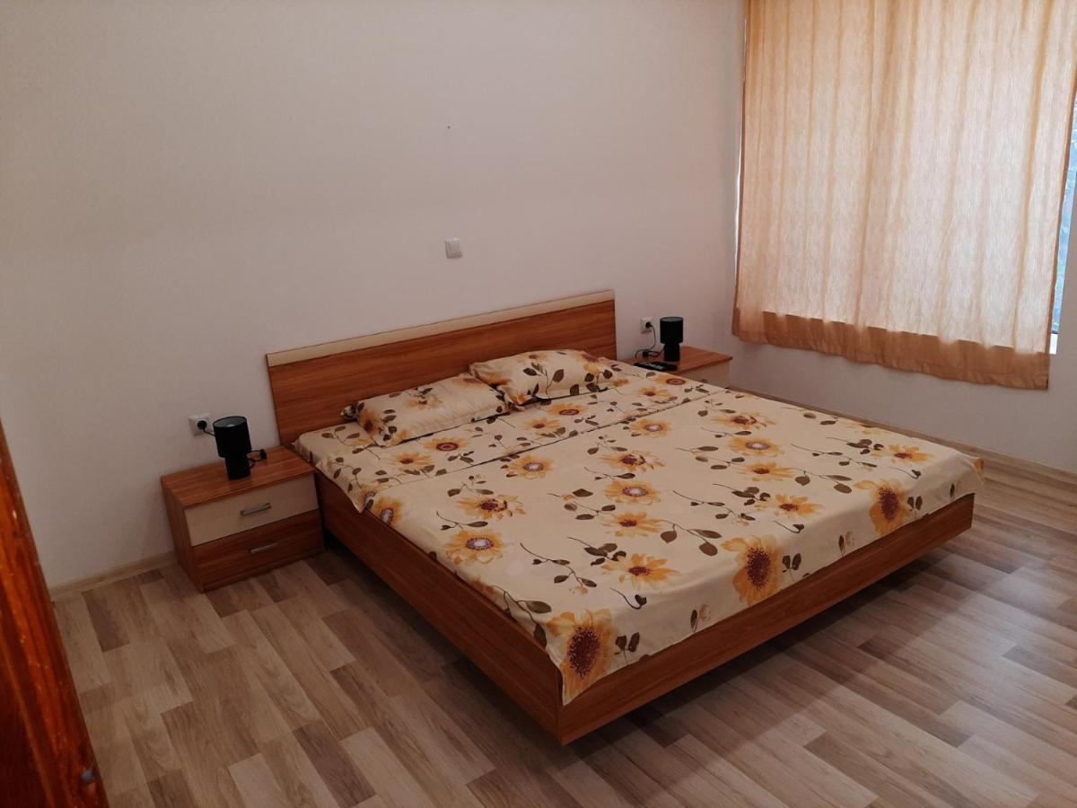 Къща За Гости Градина Aheloy Exterior foto