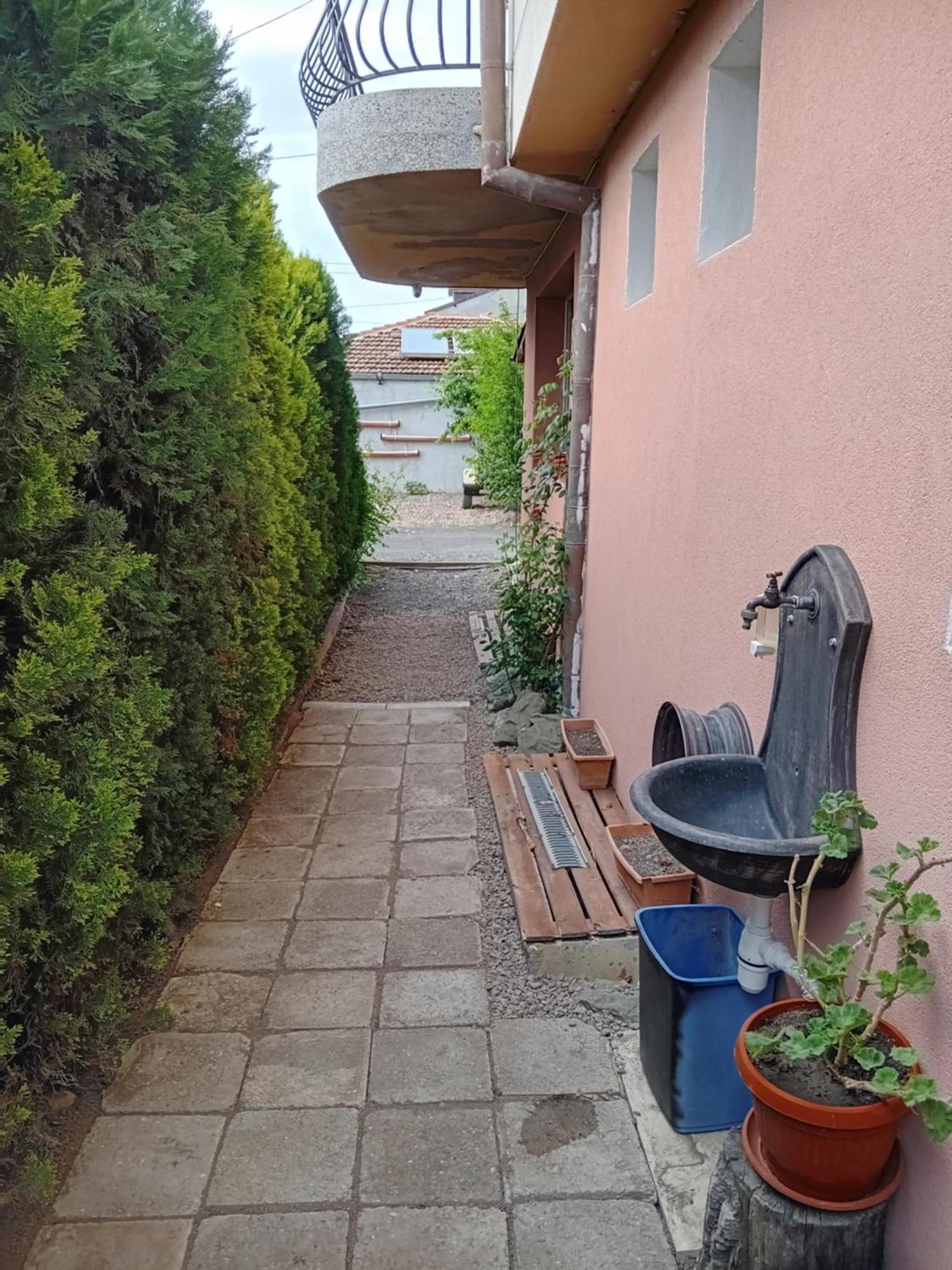 Къща За Гости Градина Aheloy Exterior foto